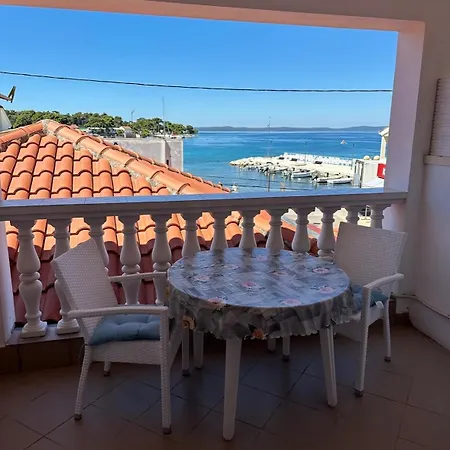 And Sidro Apartment Petrcane