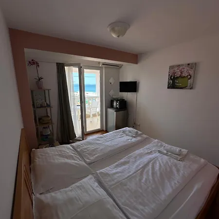 Apartment And Sidro Petrcane