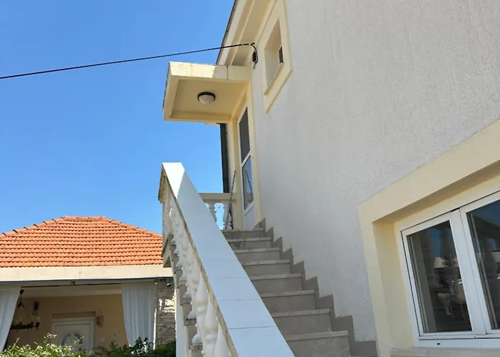 And Sidro פטרצ'אנה